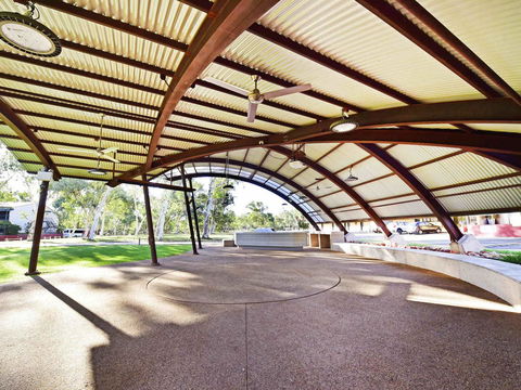 Mercure Alice Springs Resort - Accommodation ACT 8