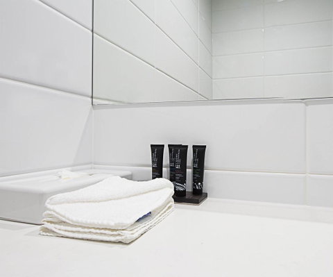 Mantra MacArthur Hotel - Accommodation ACT 33
