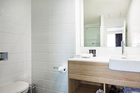 Mantra MacArthur Hotel - Accommodation ACT 17
