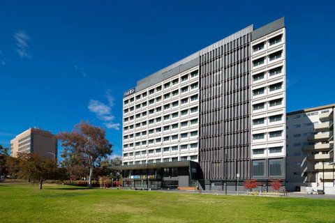 Mantra MacArthur Hotel - Accommodation ACT 8