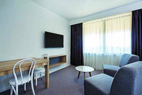 Mantra MacArthur Hotel - Accommodation ACT 14