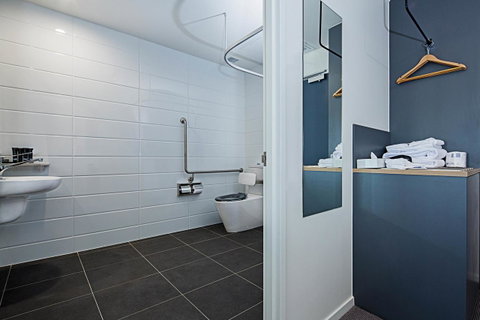 Mantra MacArthur Hotel - Accommodation ACT 26