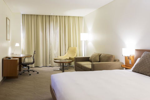 Novotel Canberra - Accommodation ACT 33