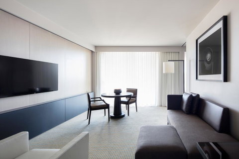 Hotel Realm - Accommodation ACT 10