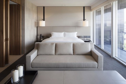 Hotel Realm - Accommodation ACT 17