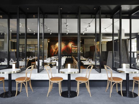 Hotel Realm - Accommodation ACT 32