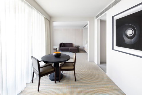 Hotel Realm - Accommodation ACT 12