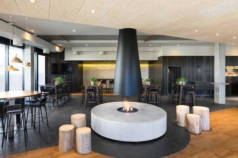 Hotel Realm - Accommodation ACT 3