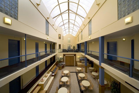 Madison Capital Executive Apartments - Accommodation ACT 2