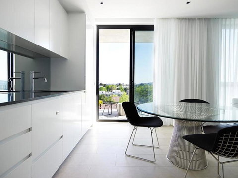 Burbury Hotel - Accommodation ACT 8