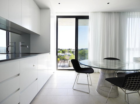 Burbury Hotel - Accommodation ACT 25