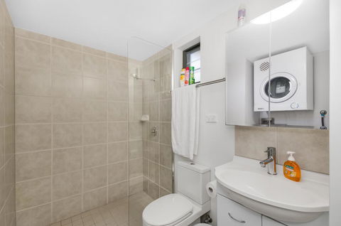 BOUTIQUE APARTMENTS BEACH LOCATION - Accommodation ACT 2