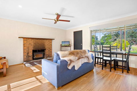 Braeside Cabin One - Pinkwood - Accommodation ACT 3