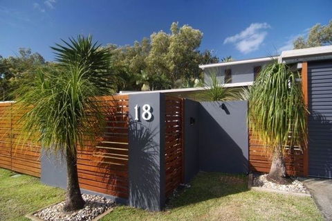Bramston Beach - Luxury Holiday House - Accommodation ACT 2