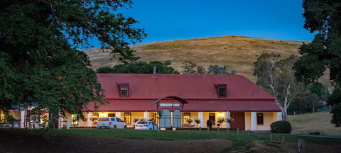Brigham House - Accommodation ACT 2