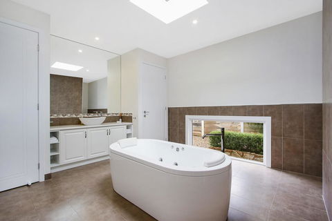 Bright Bliss - Luxury Guesthouse - Accommodation ACT 3
