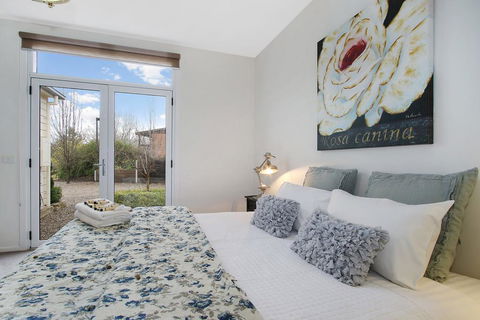 Bright Bliss - Luxury Guesthouse - Accommodation ACT 0