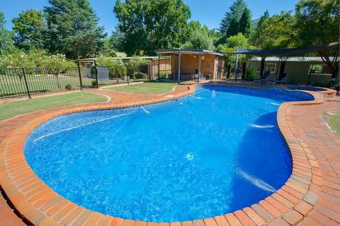 Bright Pine Valley Tourist Park - Accommodation ACT 1