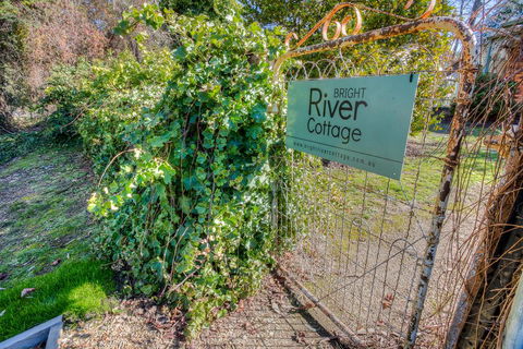 Bright River Cottage - Accommodation ACT 2