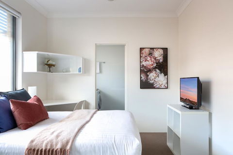 Bright Studio Steps From Westmead Hospital - Accommodation ACT 0
