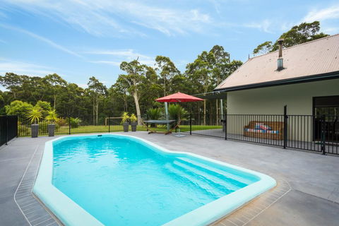 Bush Retreat With Private Pool - Accommodation ACT 2