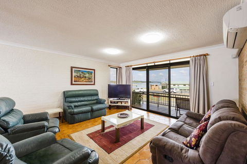 Camawood 2 - Accommodation ACT 3