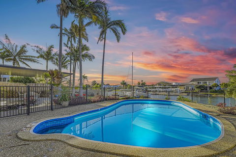 CANAL HOME NEAR MOOLOOLABA - Accommodation ACT 1