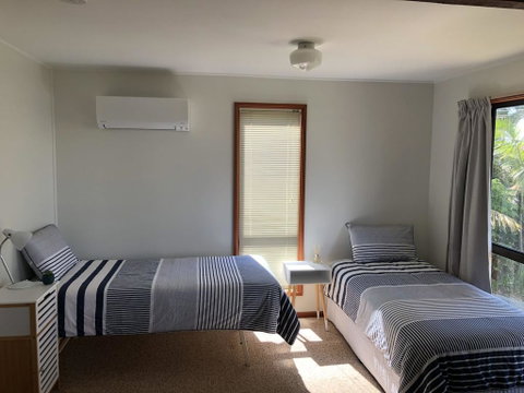 Canberra Cres 42 Burrill Lake - Accommodation ACT 1