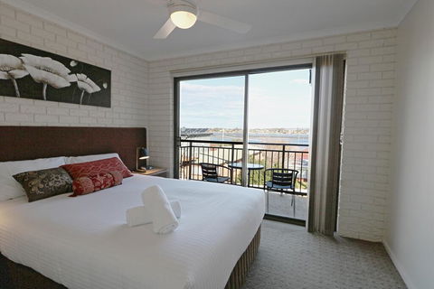 Capri Apartments - Accommodation ACT 2