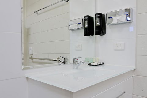 Castle Creek Motel - Accommodation ACT 2