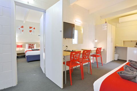 Castle Creek Motel - Accommodation ACT 1