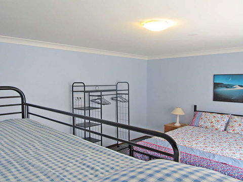Catalina', 7 Catalina Close - Air Conditioned Large Home With Boat Parking - Accommodation ACT 3