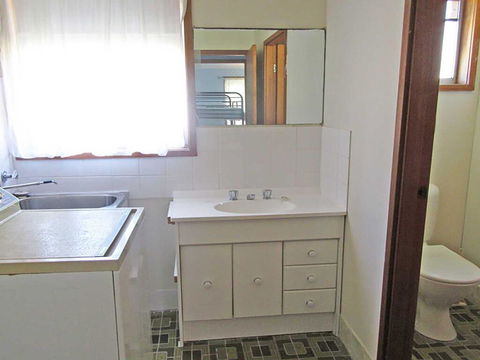 Catalina', 7 Catalina Close - Air Conditioned Large Home With Boat Parking - Accommodation ACT 2