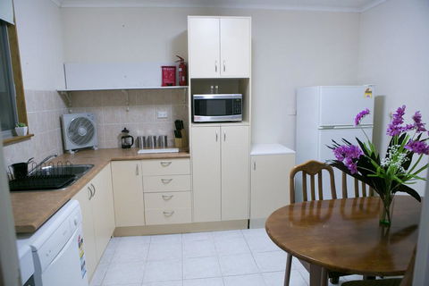 Cave Place Units - Accommodation ACT 1