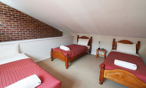 Cedar Creek 2 - Accommodation ACT 0