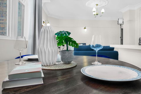 Central Apartment With Spacious Living And Dining - Accommodation ACT 1