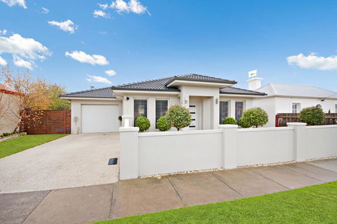 Central Warrnambool Townhouse - Accommodation ACT 0