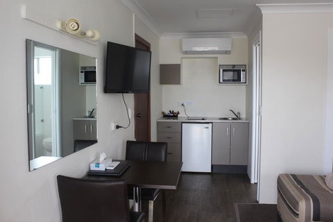 Centrepoint Motel - Accommodation ACT 3