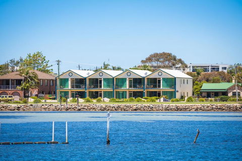 Cetacea Luxury Apartments - Accommodation ACT 2