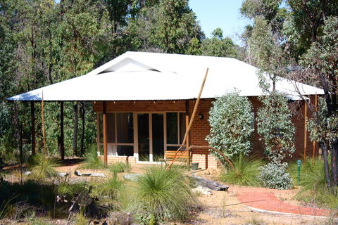 Chalets On Stoneville - Accommodation ACT 0
