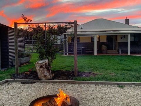 Chesterfarm And Stables - Accommodation ACT 2