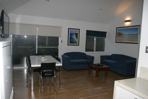 Clearwater Motel Apartments - Accommodation ACT 3