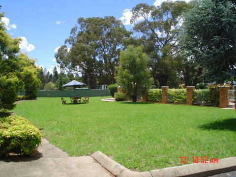 Coachmans Rest Motor Lodge - Accommodation ACT 2