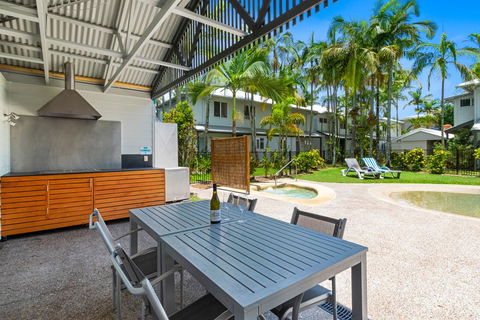 Coco Bay Resort - Accommodation ACT 1