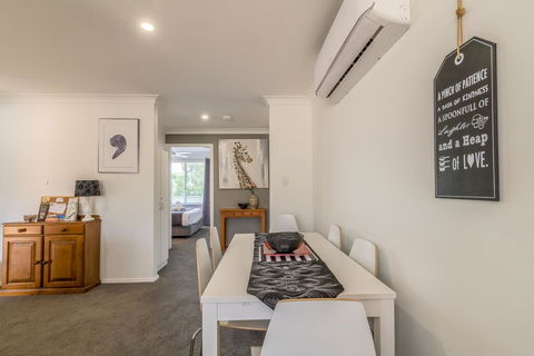 Cole House Apartments - Accommodation ACT 2