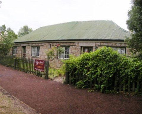 Colonial Cottages Of Ross - Accommodation ACT 1