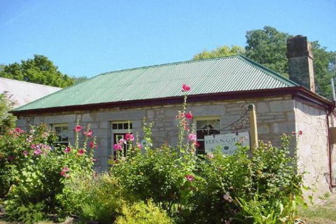 Colonial Cottages Of Ross - Accommodation ACT 2