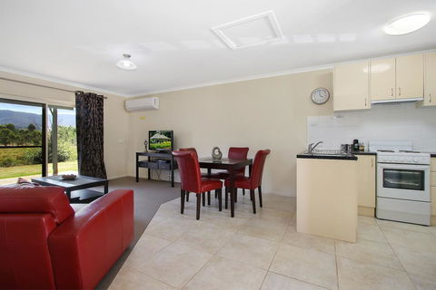 Colonial Inn Guest Rooms - Accommodation ACT 0