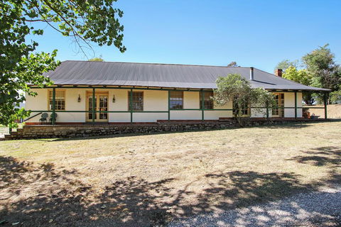 Colonial Inn Guest Rooms - Accommodation ACT 2