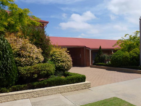 Colonial Motor Inn Bairnsdale Golden Chain Property - Accommodation ACT 2